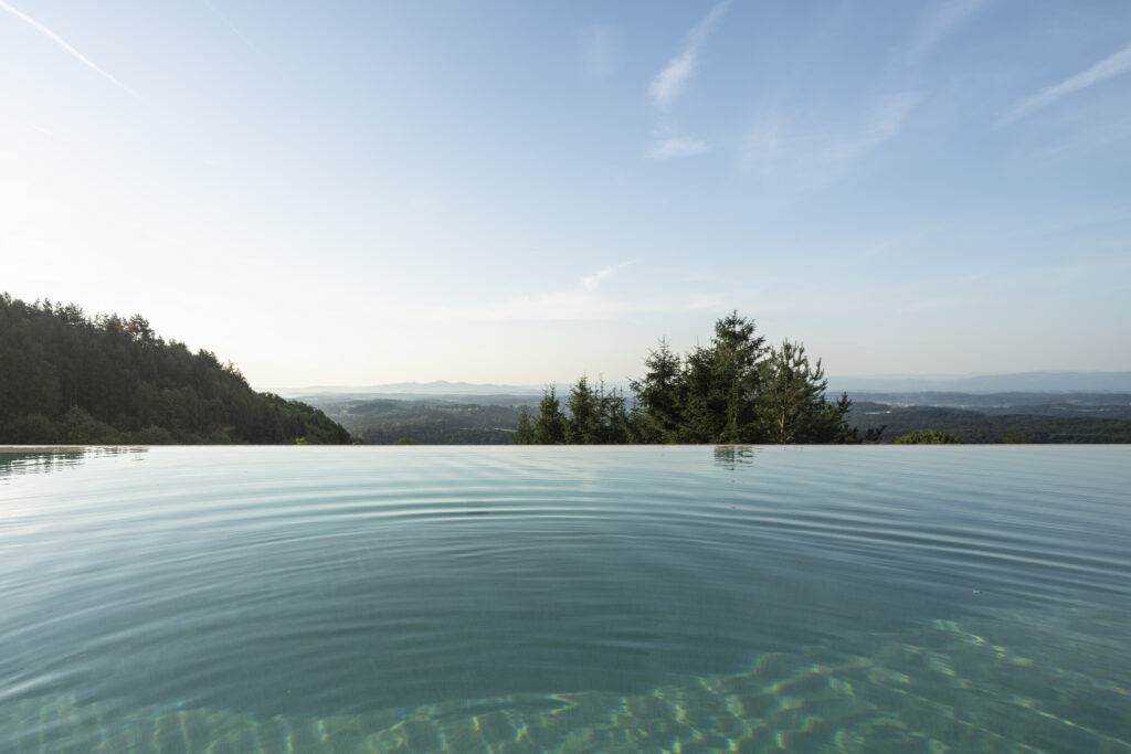 Domizil Vochera Urlaub in Österreich, Ferienhaus mit Pool mieten, Luxus Chalet, am Berg