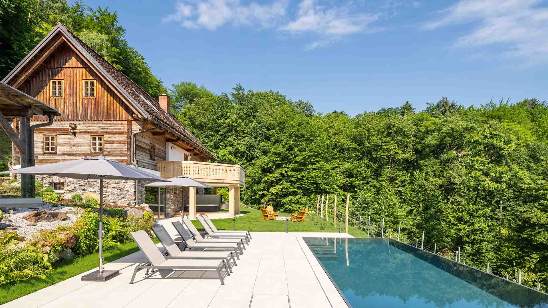 vinothek-petzles-chalet-südsteiermark-allainlage-pool-whirlpool-sauna