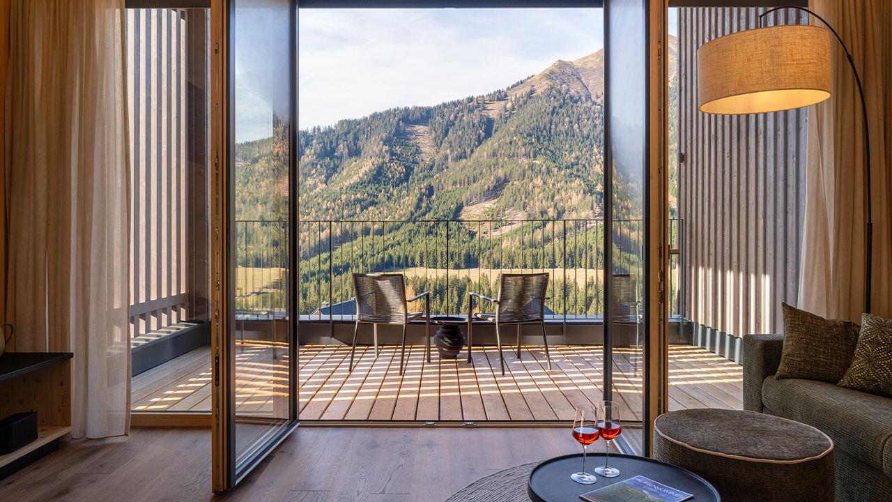 wirtsalm-chalets-hohentauern-terrasse-balkon