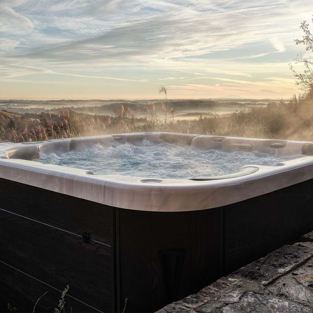 steirerblicke-chalet-hochgrailblick-whirlpool